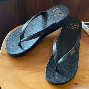 [Free Shipping] Summer Beach Flip-Flops For Women Suitable For Both Indoor And Outdoor Wear In Solid Colors Versatile Fashionable Classic And With A Simple Design Featuring A Wedge Heel And Thick Soles
