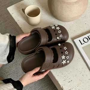 [Free Shipping] Versatile And Stylish Outdoor Starry EVA Clogs For Women Perfect For Summer Beach Wear
