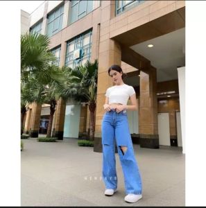 BAYAR DITEMPAT Celana Kulot Jeans Highwaist Wanita Loose Sobek - Celana Panjang Kulot Highwaist Sobek - Celana Jeans Kekinian Ripped Unfinished - Celana Kulot Sobek Dewasa - Kulot Jeans - Jeans Wanita Sobek - Kulot Dewasa - Celana Kulot Boyfriend Sobek