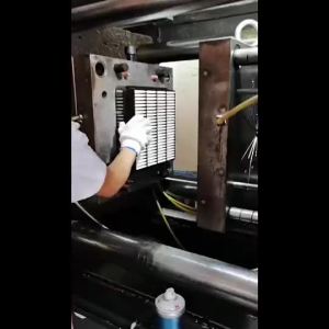 Applicable 08 09 10 11 12 13 Honda New Fit City Air Filter 1.5 Air Filter Element with Grid Structure