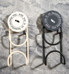 ชั้นวางของติดผนังสำหรับห้องน้ำ ชั้นวางของอเนกประสงค์ในครัวเรือนที่รับน้ำหนักได้ดี ไม่ต้องเจาะ