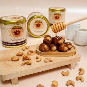 Tamareira Thamra 500Gr Kurma Plus Madu Isi Kacang Almond Kacang Mede Keju