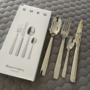 SMEG European-style creative stainless steel tableware set - creative knife fork and spoon set of exquisite four pieces