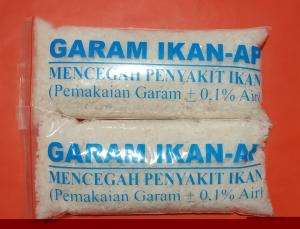 Garam Ikan Isi 2 Buah Obat Ikan Hias Air Tawar