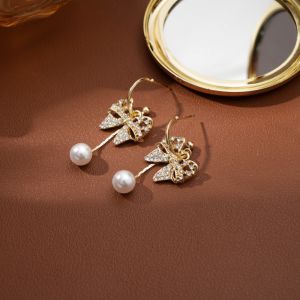 Fashionable Ring Gift S925银针独特设计感蝴蝶锆石珍珠耳环微镶轻奢耳钉女 年新款潮