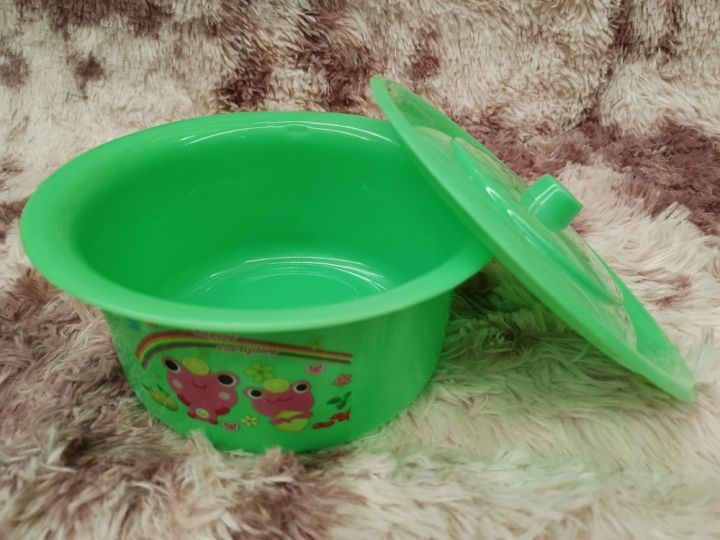 LOCAL QUEEN Traditional Portable Plastic Toilet Thick Plastic Chamber