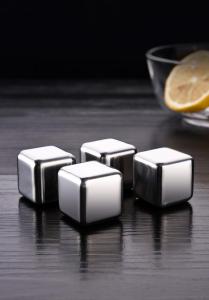 Famulei 304 Stainless Steel Whiskey Wine Stones Ice Cubes with Tong Gift Set of 4
