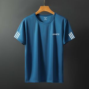 VFASION เสื้อยืดผู้ชาย เสื้อยืดคอกลม ผ้าไหมน้ำแข็งบางๆก็เย็นสบาย ตาข่ายแห้งเร็ว ลายสามแถบ 5 สี เสื้อลำลองทรงหลวมขนาดใหญ่ที่มีความยืดหยุ่นและสวมใส่สบาย