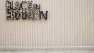 AUTOMET เสื้อแขนยาวแบบพื้นฐาน