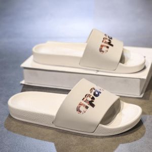 Excellent Quality Men Beach Slippers Light Portable Household Daily Wear