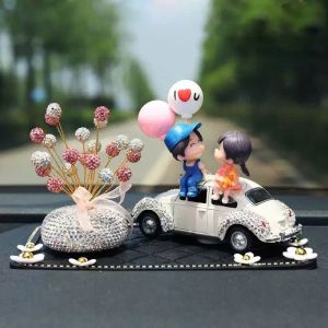 Mô Hình Ô Tô Kèm Đôi Tình Nhân Trang Trí Taplo Ô Tô Nhà Cửa Decor Trang Trí Xe Sang Trọng ThaoNguyenAuto
