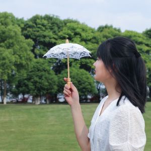 DENGXUN Silk Material Lace Parasol Flower Embroidery White Color Embroidery Umbrella Decorative Wedding Parasol Wedding Photography