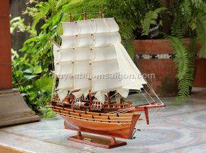 Thuyền gỗ phong thủy Belem dài 21cm Lắp ráp sẵn quà tặng khách hàng đối tác