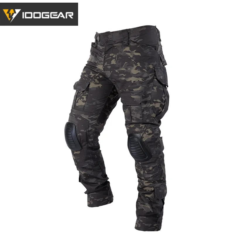 Camo trousers best sale with knee pads