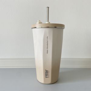 แก้วน้ำ TYESO รุ่นสีทูโทนของแท้100% ขนาด 600ml ของแถมยางรองแก้ว+แปรงล้างหลอด+แปรงล้างแก้ว+สติ๊กเกอร์+จุกสำรองของแท้