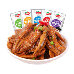 Saliva baby small fish young Hunan specialty saliva fish small fish dried hairy fish spicy spicy instant fish snacks 20 packs口水娃小鱼仔小鱼干
