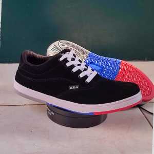 Sepatu Pria Casual Sneakers Cowok Aldhis Hitam Putih Trendy Kekinian Buat Gaya Kerja dan Sekolah