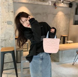 กระเป๋าถือ สีพาสเทล🌼 สไตล์เกาหลี  กระเป๋าแฟชั่น ผ้านุ่มนิ่มมาก พกพาสะดวก มีความมินิมอลสุด 🌺