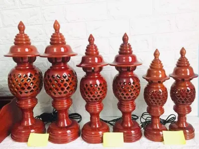 Cặp đèn thờ tổ ong gỗ xà cừ chạm tổ ong cao 36cm