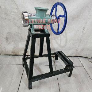 Mesin Giling Daging Kacang Cabe No 32 Penggerak Dinamo Listrik