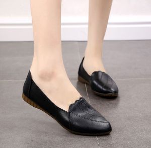 Giày bít mũi da mềm đế cao su 2cm