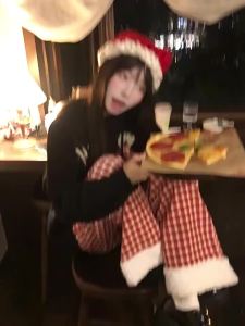 Christmas Red Knitted Hat for Women Sweet and Cute Big Head Circumference Face Slimming Warm Wool Hat for Photoshoot