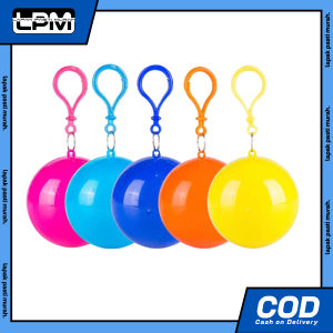 Jas Hujan Plastik Gantungan Kunci Bola Jas Hujan Dengan Kemasan Bola Portable Sekali Pakai HM1050