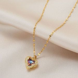 Kalung Korean Style Cewek Bahan Titanium Lapis Emas Anti Karat Liontin Love Pelangi Zircon