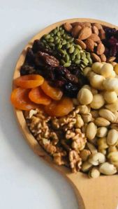 [HCM] 500gr Mix 6 loại hạt dinh dưỡng cao cấp (macca dẻ hạnh nhân hạt óc chó vàng đỏ điều bí xanh)-ready to eat 500gr mix 6 nuts: maccadamia/pistachio/almond/cashew/walnut/pumpkin