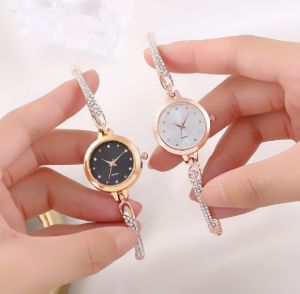 Jam Tangan Wanita Rantai Serut Fashion Quartz Jewerly Stainless Steel Anti air Silver Gold Cewek Elegan Mewah Korea Berlian Diamond Bulat Bahan Strap Gelang Bracelet Analog Woman Watch Kekinian Korean Vintage Aesthetic Emas Pink Black Watch