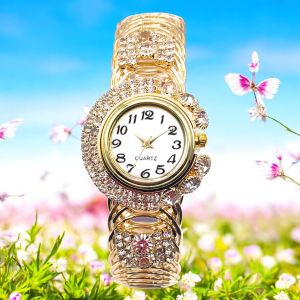 Jam Tangan Quartz Elegan dengan Strap Logam Berbahan Berlian Imitasi dan Dial Transparan
