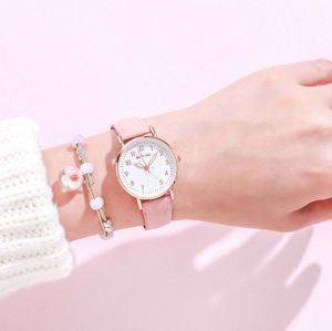【♡Ngôi Nhà Bé Gái Đáng Yêu♡】Đồng Hồ Đeo Tay Nữ Đơn Giản Thời Trang Đồng Hồ Nữ Dạ Quang Đồng Hồ Thạch Anh Dây Da Thường Ngày Mặt Tròn Chống Nước Đồng Hồ Cho Nữ