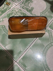 Đèn Bên Cửa Đèn Xi Nhan Hông Cửa Xe Tải Hyundai  HD65 HD72 HD88 HD99 HD500 HD800 Mighty2 NS250L HD110....MS.....
