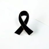 (พร้อมส่ง) เข็มกลัดไว้อาลัย โบว์ไว้อาลัย โบว์ไว้ทุกข์ โบว์ไขว้ โบว์เข็มกลัด เข็มกลัดโบว์ดำ เข็มกลัดงานขาวดำ เข็มกลัดติดเสื้อ มีให้เลือก 2 ขนาด