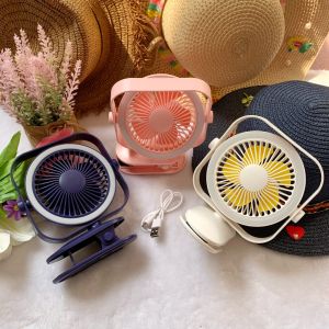 พัดลมตั้งโต๊ะ มีตัวหนีบใช้หนีบกับขอบโต๊ะได้ ปรับหมุนได้360 มีไฟ ปรับระดับความแรงลมได้