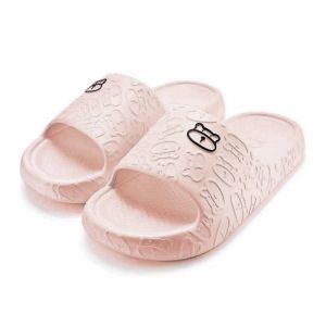 2025มาใหม่ รุ่นQ90 รองเท้าผู้หญิง รองเท้าแฟชั่นหญิง รองเท้าแพนด้า ins การออกแบบเฉพาะกลุ่มเรียบง่ายและใจกว้าง ไซส์ 35-42รงตัวสบาย