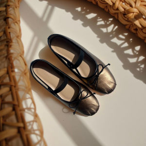 bout this item MATERIAL : Corduroy Flat Shoes Special Features: • Breathable • Anti- Blisters • Enhanced Arch Support • Bunion Friendly • Double Foam Insole EASY ON - Features a single buckle strap but still requires manual adjustment compar