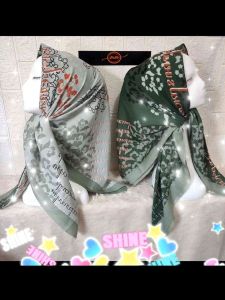 Hijab Segiempat Motif Aksara: Hijab Nyaman & Elegan