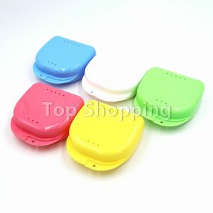 กล่องใส่รีเทนเนอร์ สีสดใส รูระบายอากาศ พลาสติก Silicone Braces Box