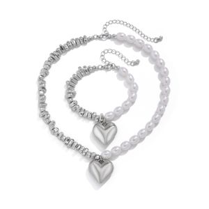 NEEUJ สร้อยข้อมือ สร้อยคอไข่มุกรูปหัวใจ ทำมือ เสน่ห์อันหอมหวาน สร้อยคอเบดส์สไตล์เรโทร จี้หัวใจหรูหรา โซ่หลายชั้น จี้หัวใจใหญ่สไตล์พังค์ ของตกแต่งเครื่องประดับ