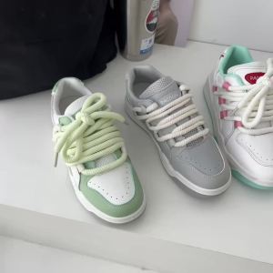 2024New Y2K อินเทรนด์สีขาวสีชมพูรองเท้าผ้าใบสตรีหนาด้านล่างวัลคาไนรองเท้าสาว Kawaii โลลิต้ารองเท้ากีฬาแพลตฟอร์มรองเท้าเทนนิส