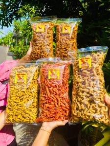 1kg KERIPIK USUS SUPER PREMIUM BU LELY GURIH ASIN RENYAH / PEDAS DAUN JERUK/ BALADO PEDAS MANIS / PEDAS ASIN BONCABE / JAGUNG MANIS/ USUS AYAM KRISPY RAJAWALI