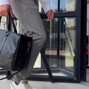 New large-capacity travel bag mens casual short-trip tote bag plaid woven gym bag shoulder bag crossbody bag