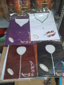 Bộ đồ giấy bà ba màu vàng mã có trang sức cho đàn bà phụ nữ