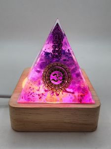 (SG Seller Ready Stocks) Noble Gathering Pyramid Ornament with Light Base Height about 5cm 金字塔巨吸贵人摆件带灯座 高5厘米