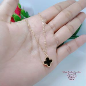 Kalung Clover Titanium Premium Perhiasan Aksesoris Lapis Emas Anti Karat Anti Luntur G25-12D
