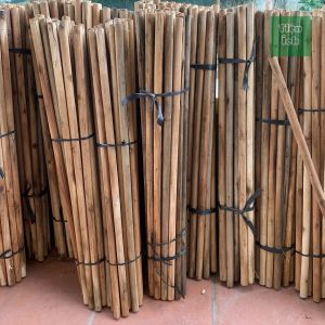 Thanh gỗ tròn lõi gỗ keo bóc phi 30mm dài 60cm100cm 115cm dùng làm cán chổi chítvòng hoa viếng deco sân vườn