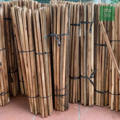 Thanh gỗ tròn lõi gỗ keo bóc phi 30mm dài 60cm100cm 115cm dùng làm cán chổi chítvòng hoa viếng deco sân vườn
