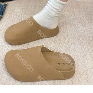 BossGo New Korean Style Comfortable Close Toe Clogs With Versatile Retro Design For Womens Footwear (+1 upsize bigger)