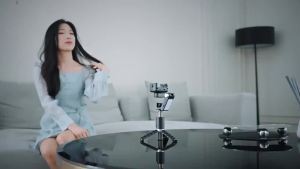 360° 4 in1 Phone Stabilizer Gimbal with Wireless RemoteQ18 gimbal stabilizer mobile phone selfie tripod with fill light